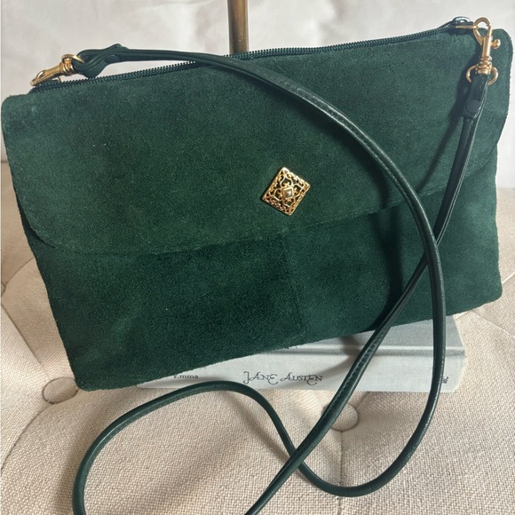 Elegant Vintage Green Suede Crossbody Bag - Picture 8 of 10